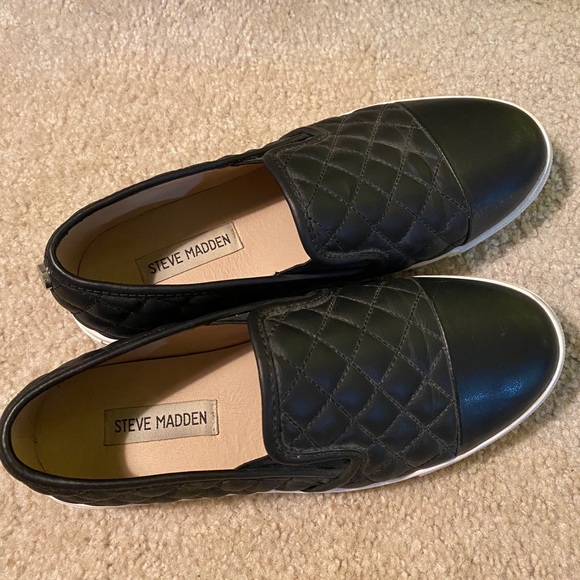 Steve Madden Slip On - Picture 2 of 2